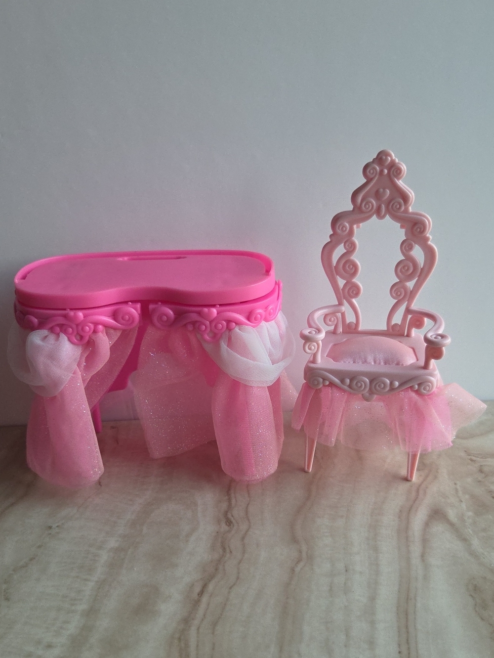 Barbie Ballerina/ Princess Furniture Mattel 2004